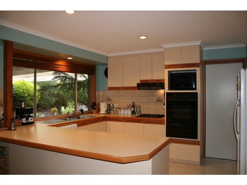 1 Glenauburn Court, Sunbury VIC 3429