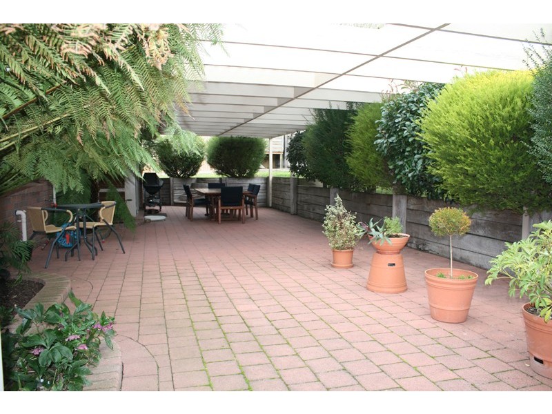 1 Glenauburn Court, Sunbury VIC 3429