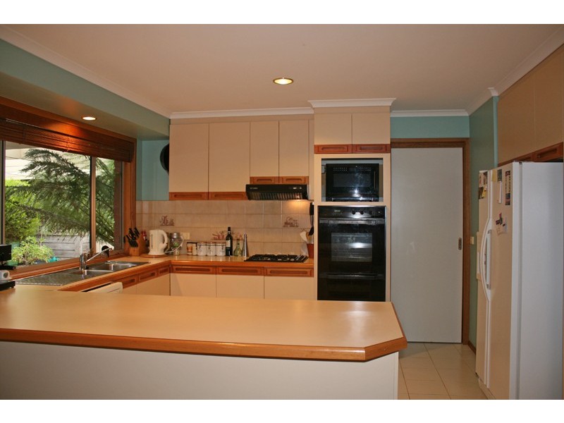 1 Glenauburn Court, Sunbury VIC 3429