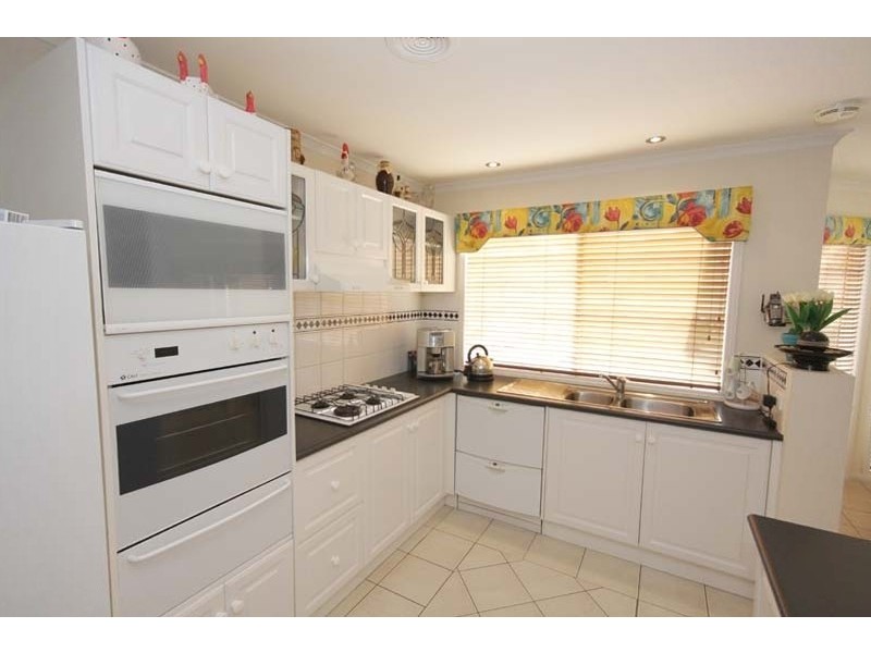 17 Bradman Drive, Sunbury VIC 3429