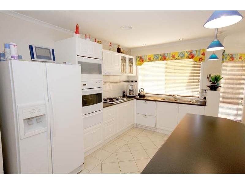 17 Bradman Drive, Sunbury VIC 3429