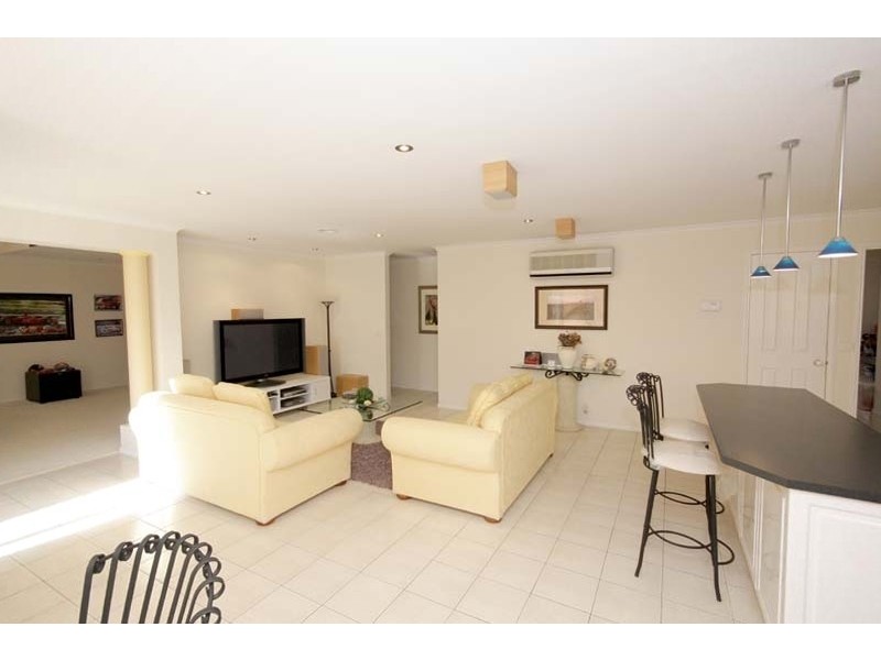 17 Bradman Drive, Sunbury VIC 3429