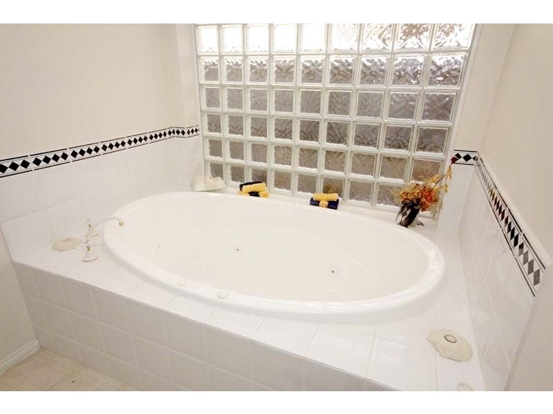 17 Bradman Drive, Sunbury VIC 3429