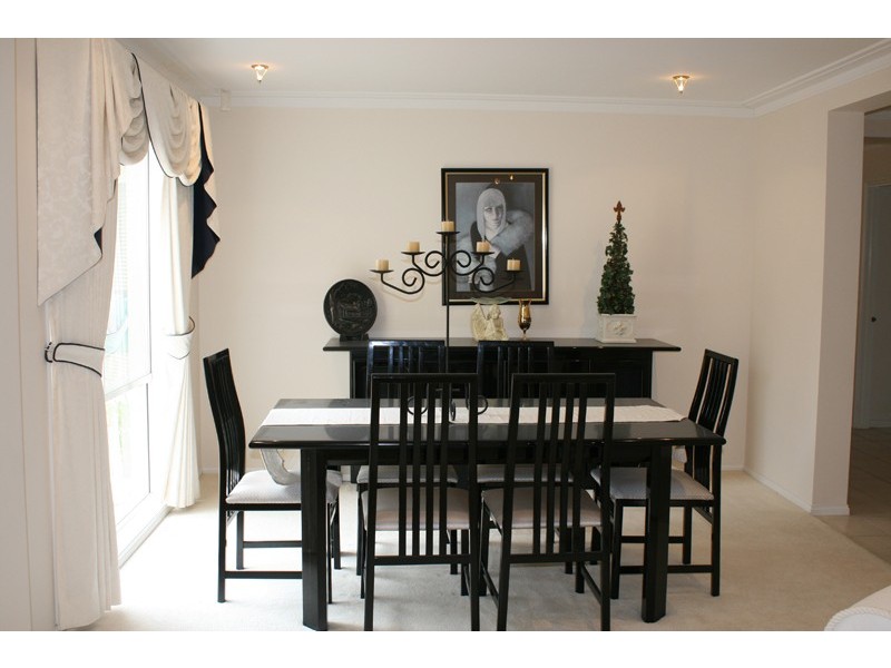 17 Bradman Drive, Sunbury VIC 3429