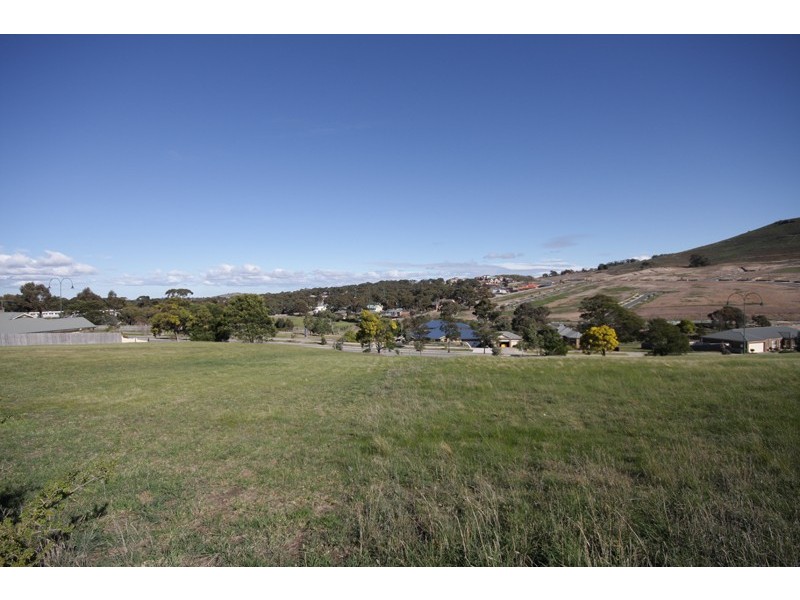 80-82 Phillip Drive, Sunbury VIC 3429