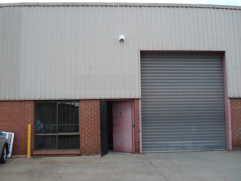 7/11 McDougall Road, Sunbury VIC 3429