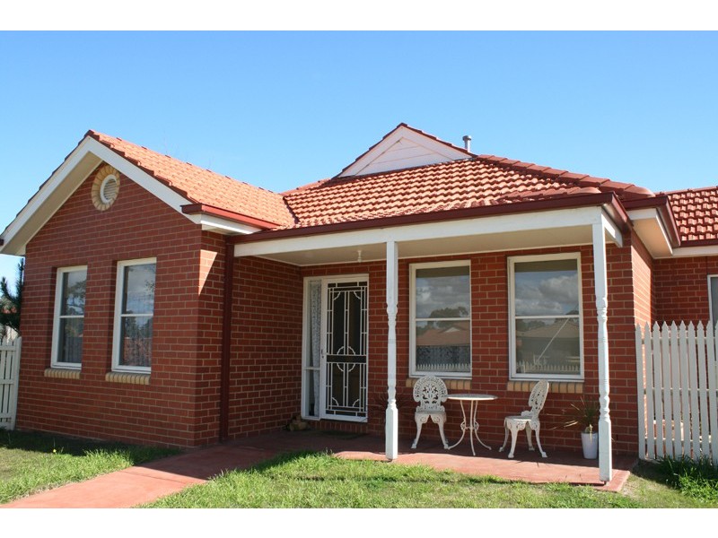 1/52 Darbyshire Street, Sunbury VIC 3429