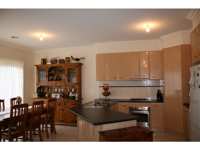 1/52 Darbyshire Street, Sunbury VIC 3429