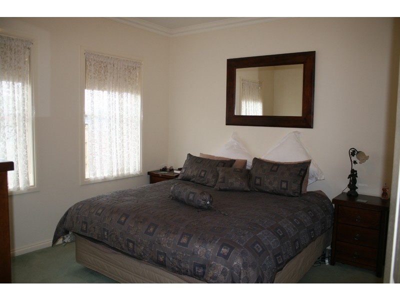 1/52 Darbyshire Street, Sunbury VIC 3429