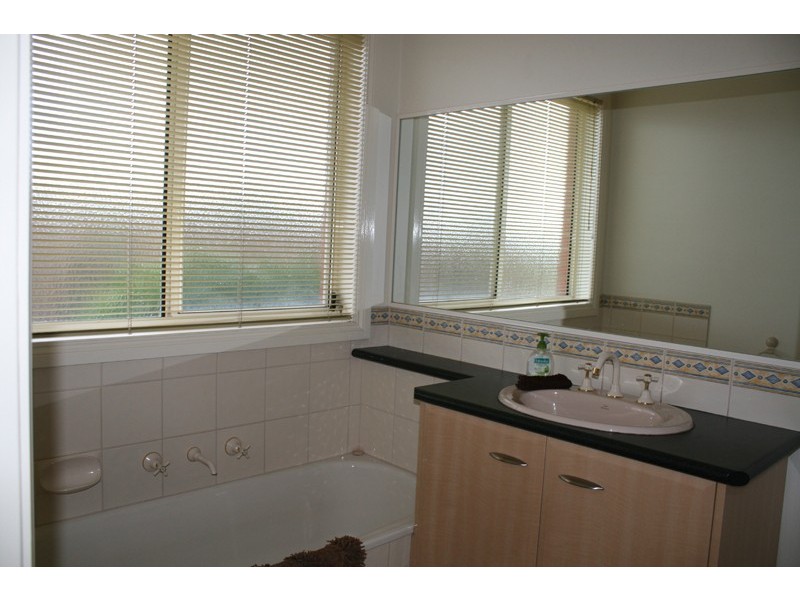 1/52 Darbyshire Street, Sunbury VIC 3429