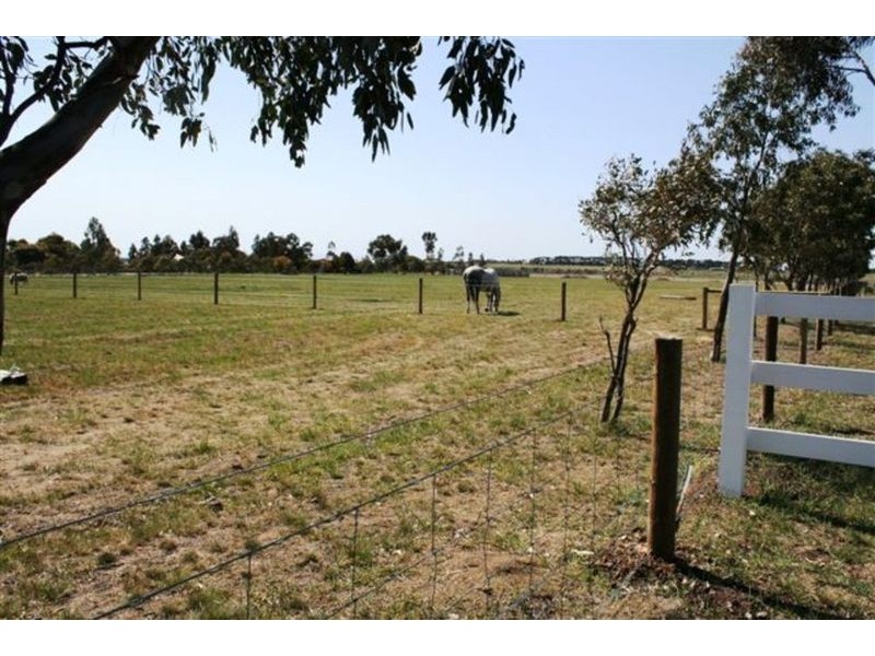 190 Palmer Road, Sunbury VIC 3429