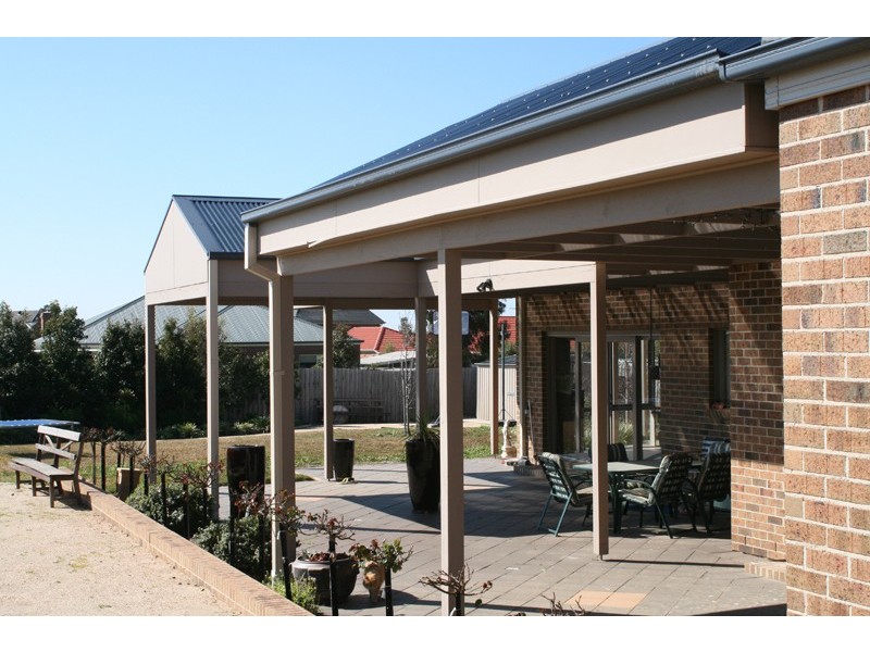 4 Chestnut Way, Sunbury VIC 3429