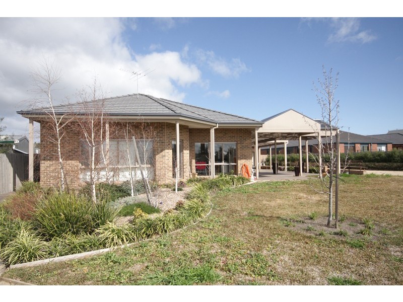 4 Chestnut Way, Sunbury VIC 3429