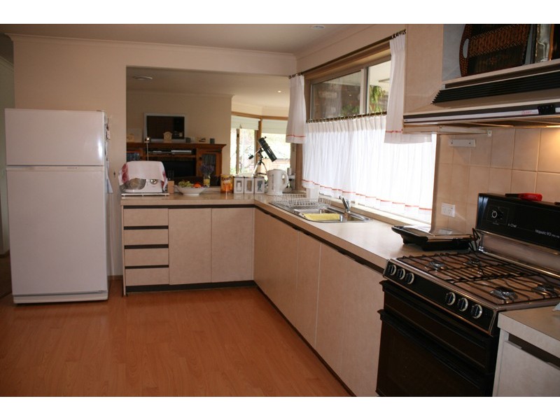 5 Laureate Close, Sunbury VIC 3429