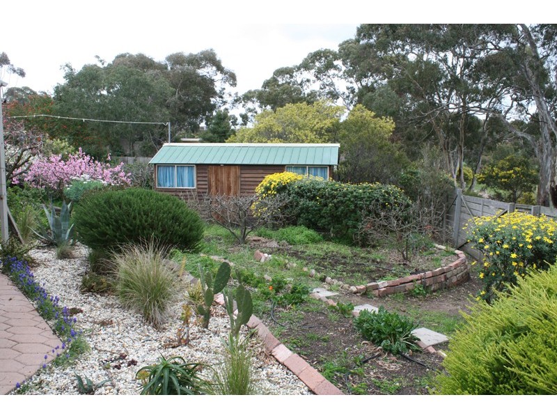 5 Laureate Close, Sunbury VIC 3429