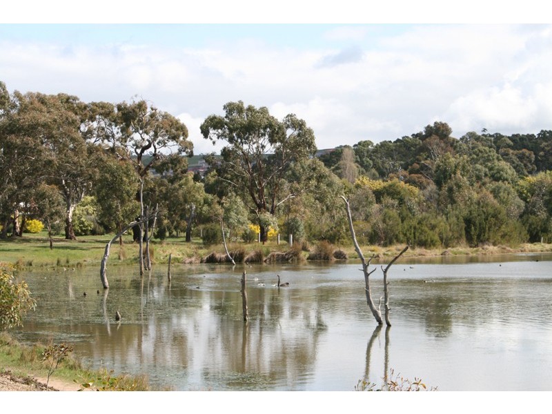 5 Laureate Close, Sunbury VIC 3429