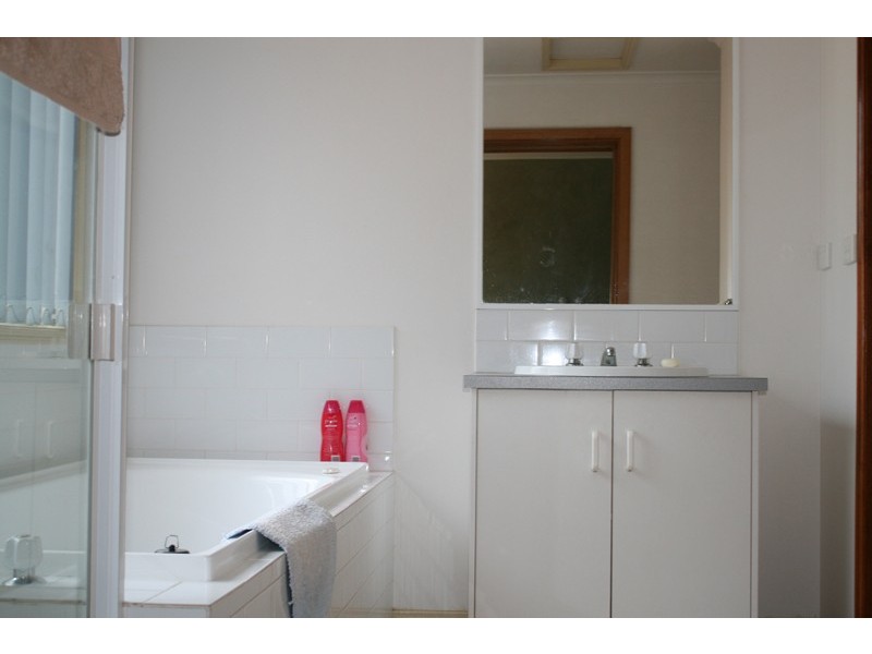115 Yellowgum Boulevard, Sunbury VIC 3429