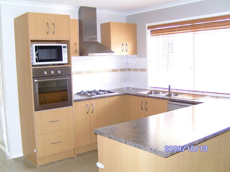 5 Finch Lane, Sunbury VIC 3429