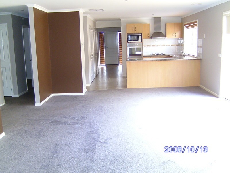 5 Finch Lane, Sunbury VIC 3429