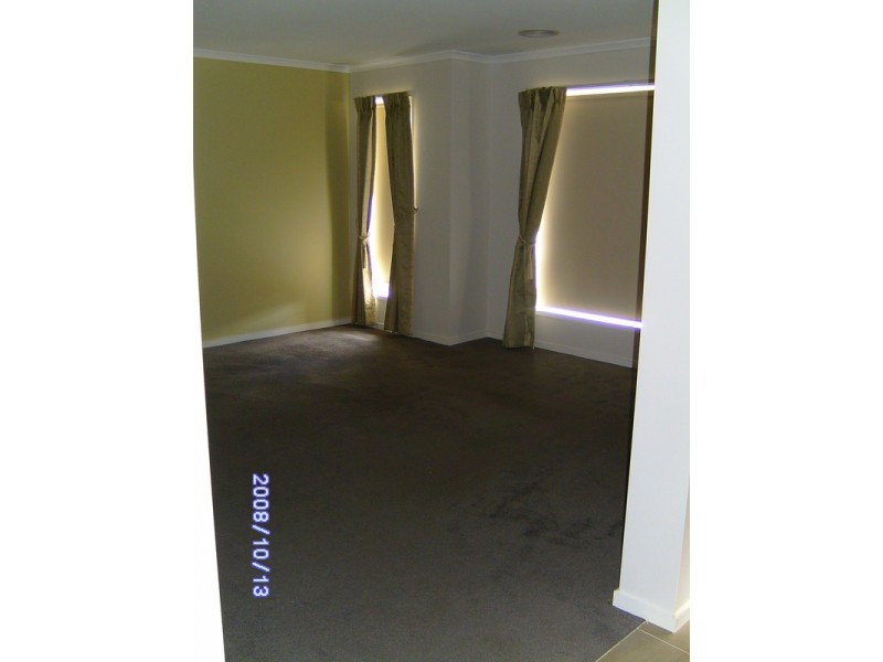 5 Finch Lane, Sunbury VIC 3429