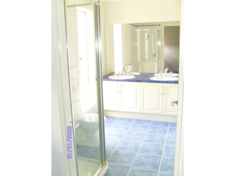 5 Finch Lane, Sunbury VIC 3429