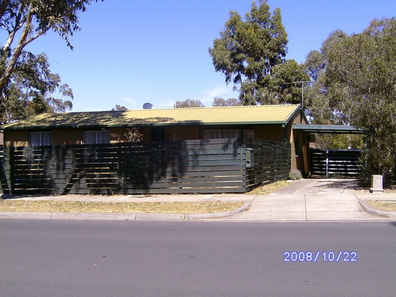 27 Menzies Drive, Sunbury VIC 3429