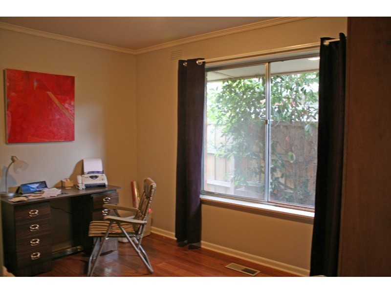 137 McKell Avenue, Sunbury VIC 3429