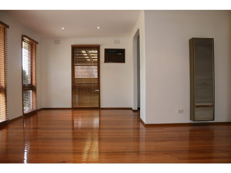 42 Deakin Street, Sunbury VIC 3429