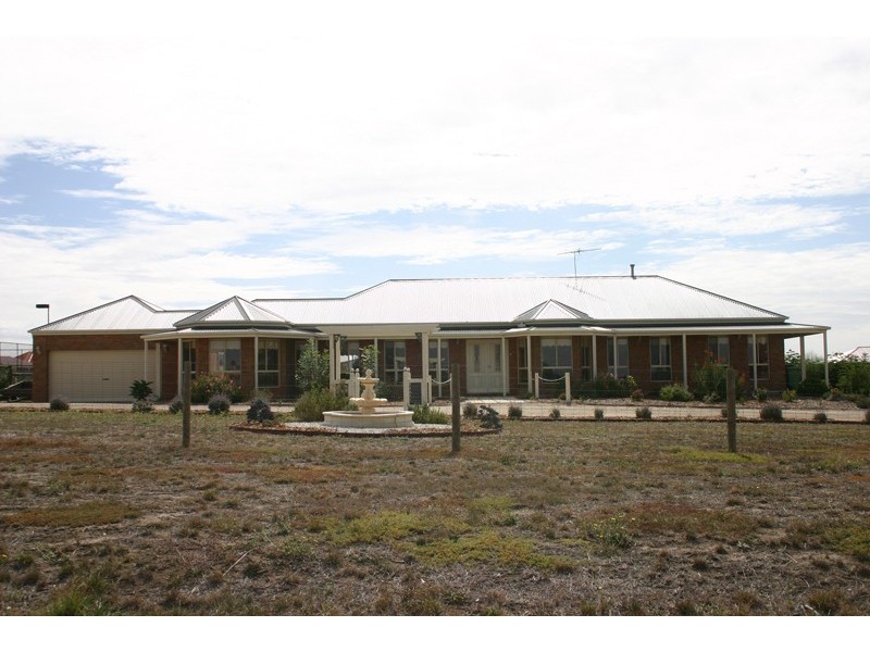 24 Oldbury Avenue, Sunbury VIC 3429