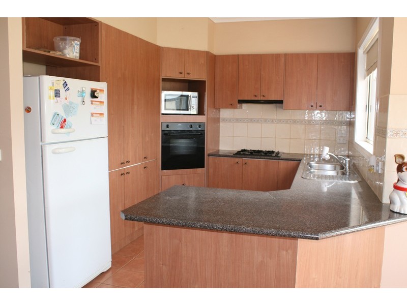 24 Oldbury Avenue, Sunbury VIC 3429