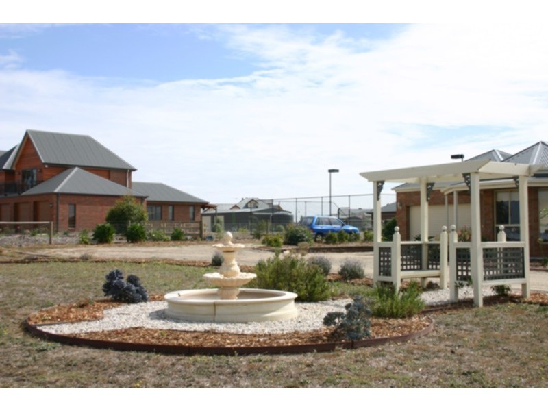 24 Oldbury Avenue, Sunbury VIC 3429