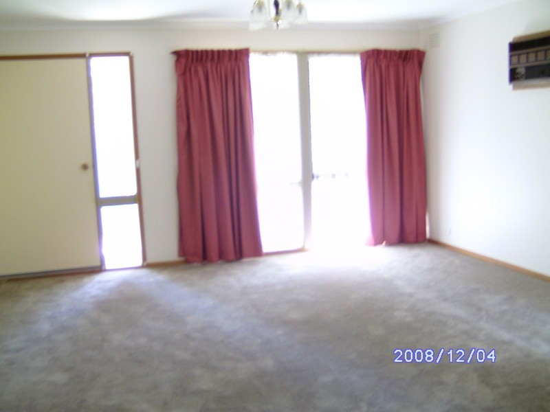 8 Coppelius Close, Sunbury VIC 3429