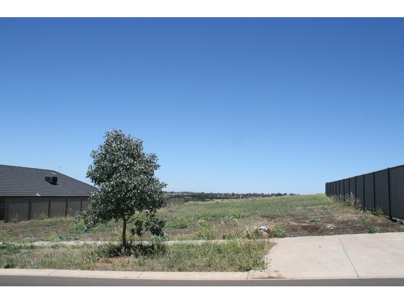 4 Nottinghill Rise, Sunbury VIC 3429