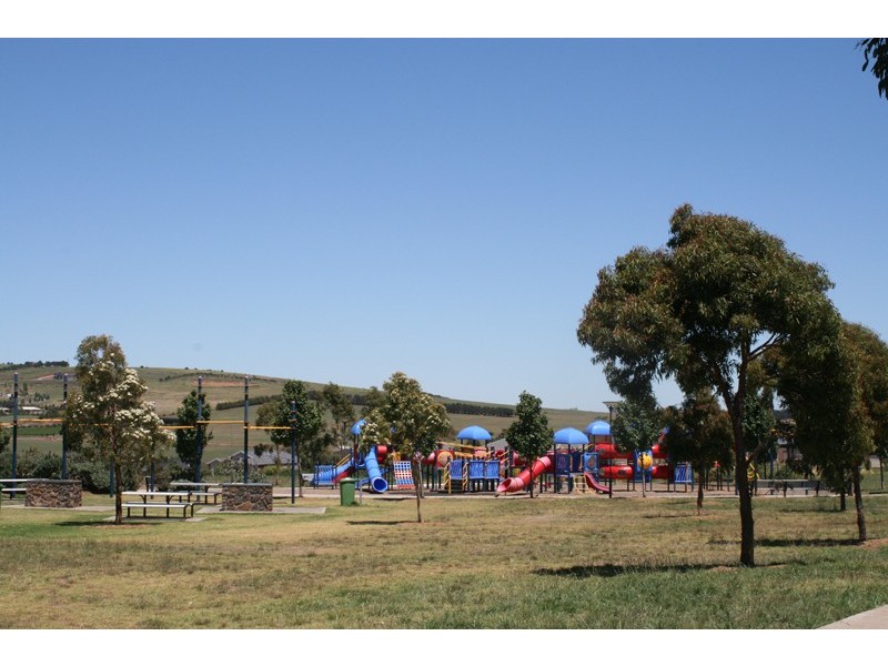 4 Nottinghill Rise, Sunbury VIC 3429