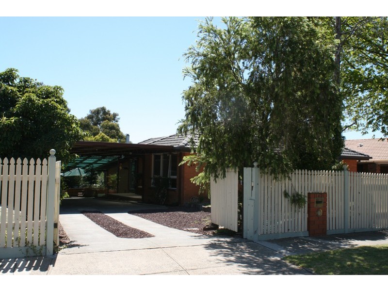 142 McKell Avenue, Sunbury VIC 3429