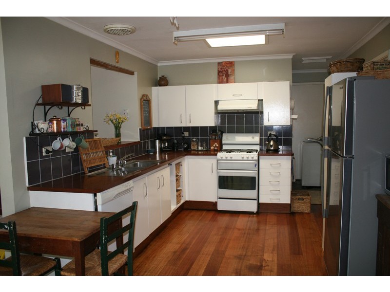 142 McKell Avenue, Sunbury VIC 3429