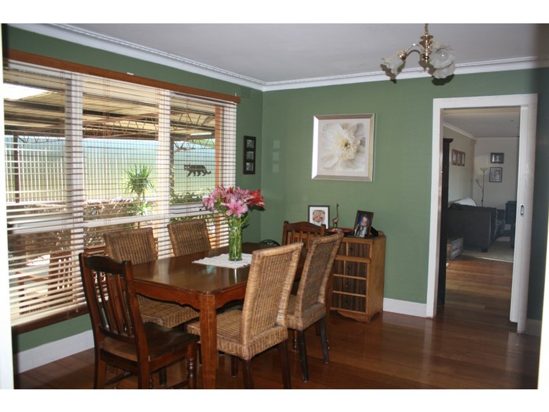 142 McKell Avenue, Sunbury VIC 3429