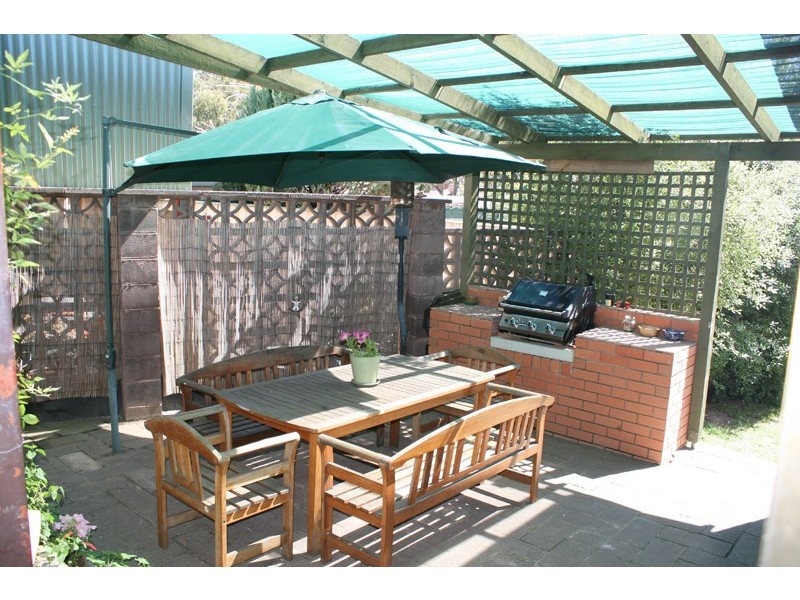 142 McKell Avenue, Sunbury VIC 3429