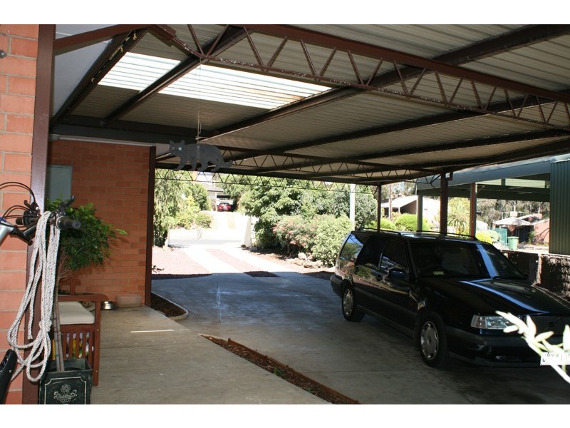 142 McKell Avenue, Sunbury VIC 3429