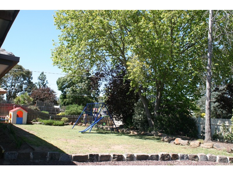 142 McKell Avenue, Sunbury VIC 3429