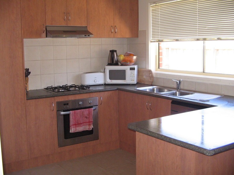 8 Cover Drive, Sunbury VIC 3429