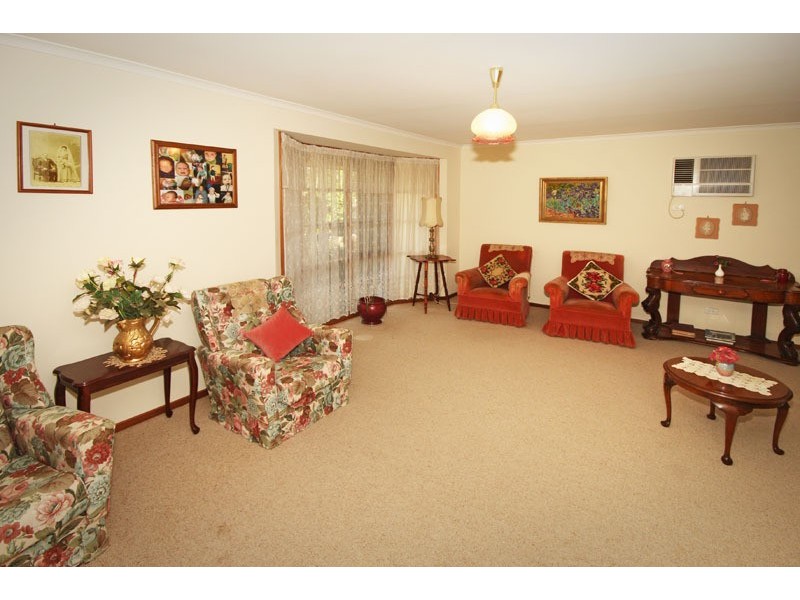 34 Blaxland Drive, Sunbury VIC 3429