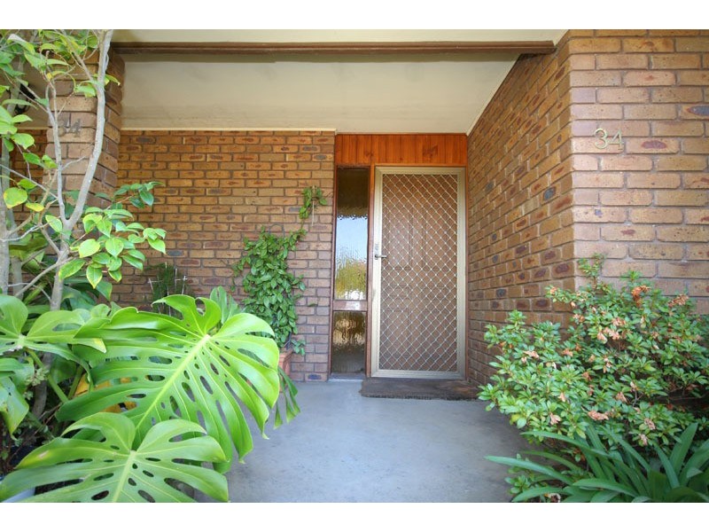 34 Blaxland Drive, Sunbury VIC 3429