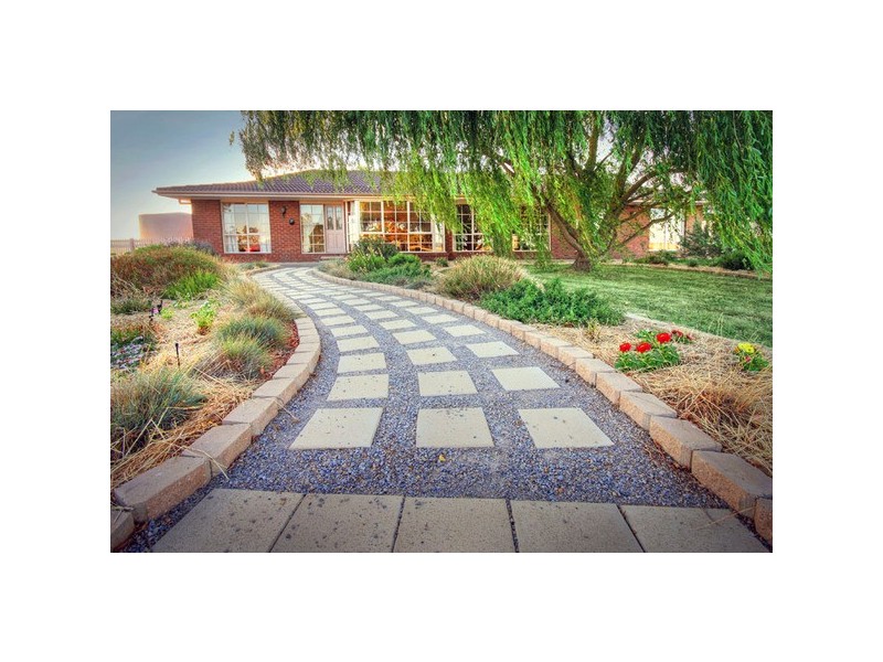 145 Palmers Road, Sunbury VIC 3429