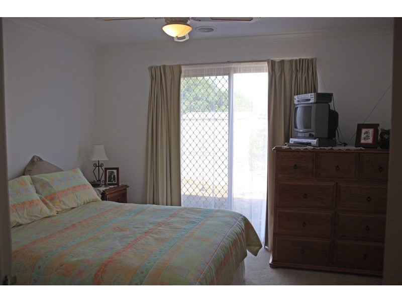 76 Sorbonne Drive, Sunbury VIC 3429
