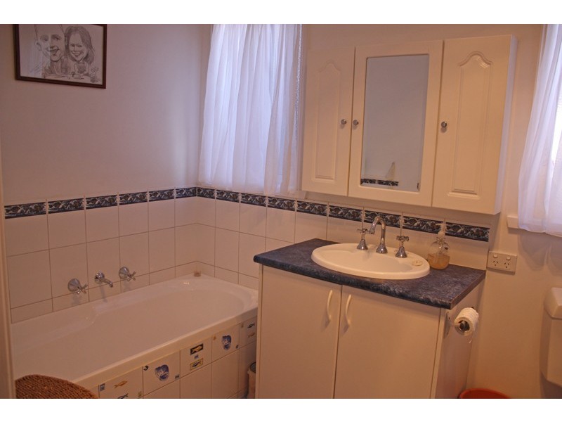 76 Sorbonne Drive, Sunbury VIC 3429