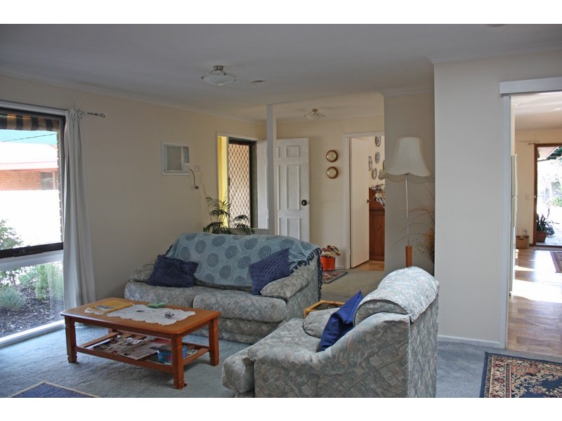 2 Lindrick Court, Sunbury VIC 3429