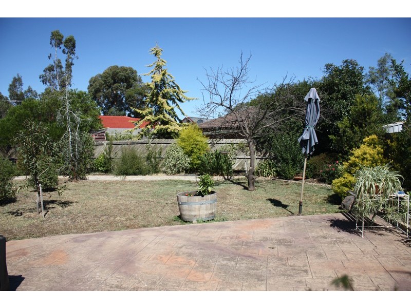 2 Lindrick Court, Sunbury VIC 3429