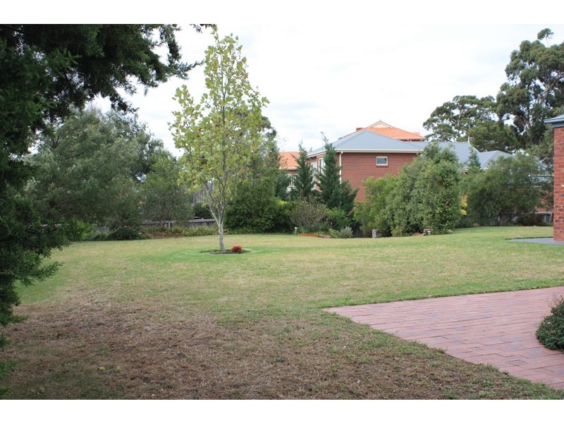 4 Wattle Drive, Sunbury VIC 3429