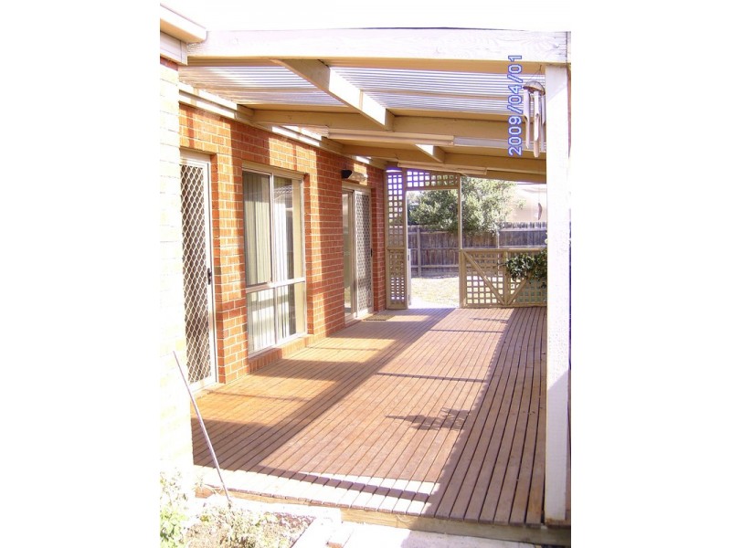 76 Sorbonne Drive, Sunbury VIC 3429